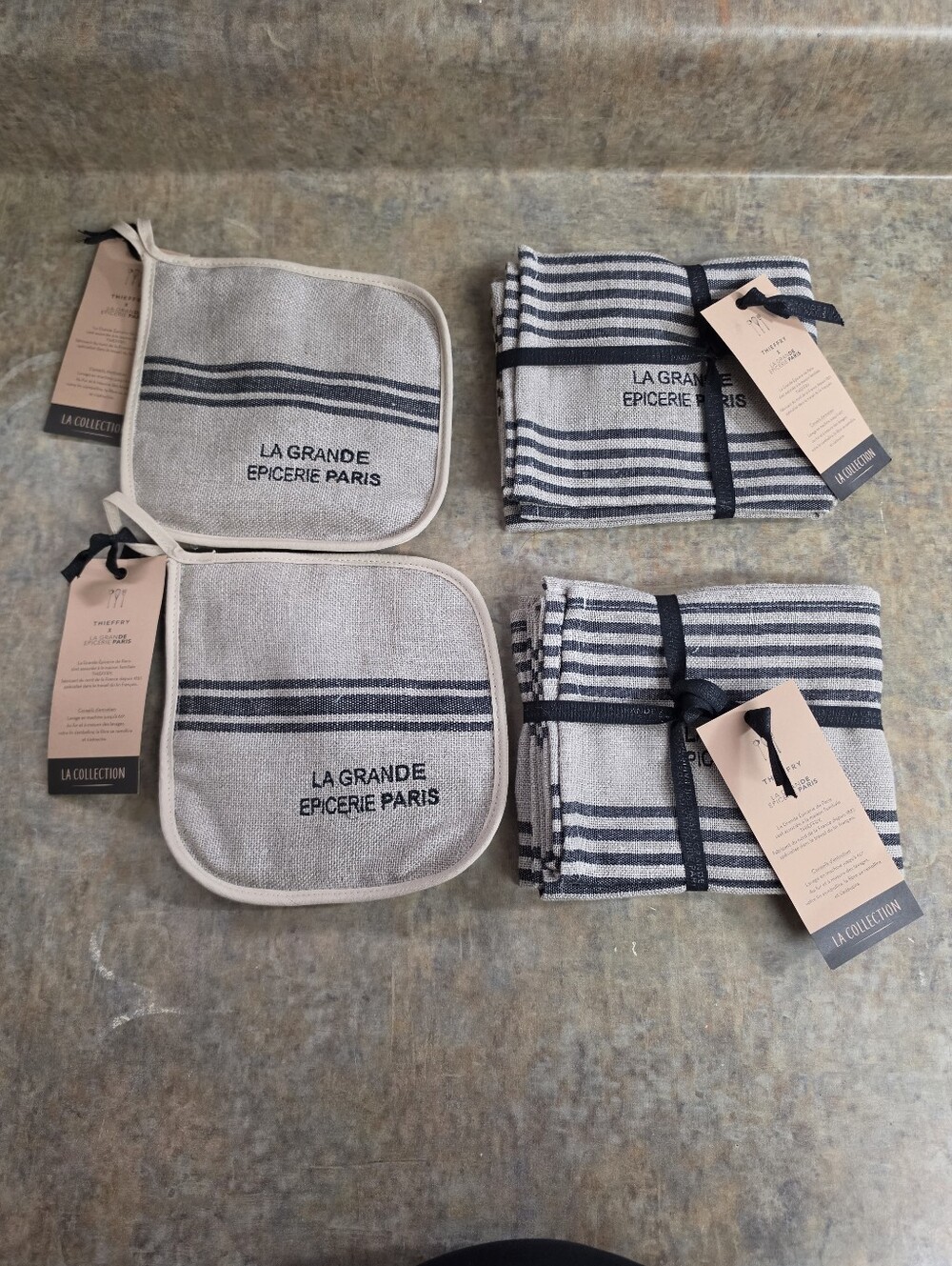 La Grande Epicerie Paris Striped Kitchen Towels & Pot Holders